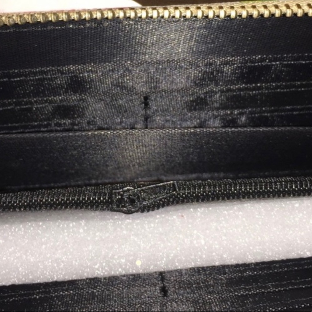 Strawberry Design Wallet - Picture 2 of 2